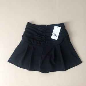 “NEW” Sz XS Zara Gathered Waist Flowy Shorts